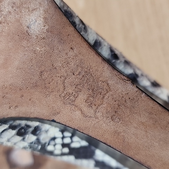 TORY BURCH Astoria Snakeskin Print Wedge Shoe 6 - Picture 10 of 13